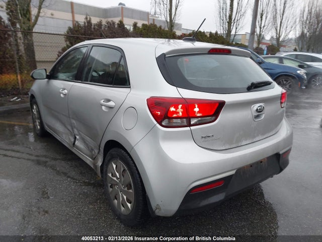 3KPA25AB3JE026077 KIA Rio Lx/lx+