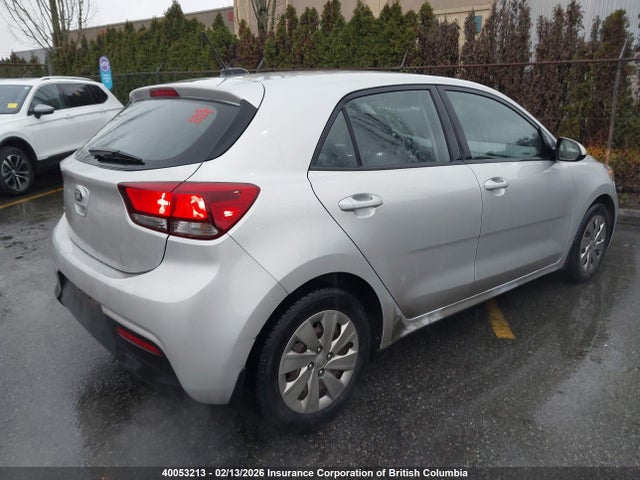 3KPA25AB3JE026077 KIA Rio Lx/lx+