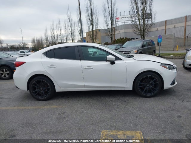 3MZBM1V77FM181089 Mazda 3 TOURING