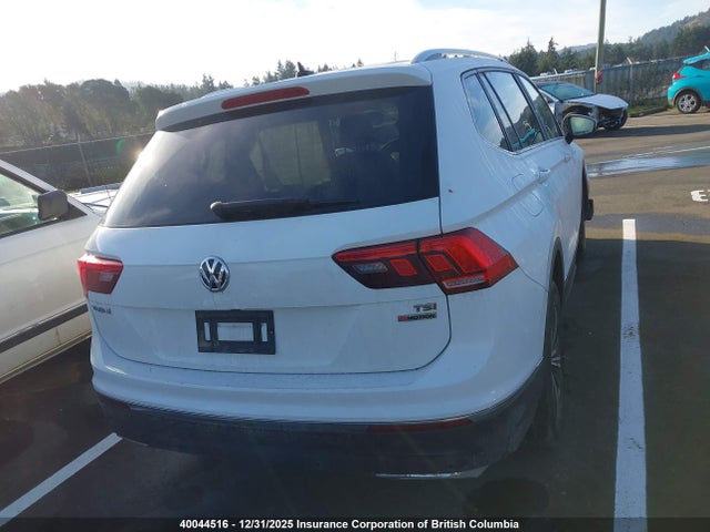 3VV4B7AX2JM005216 Volkswagen Tiguan Sel Premium