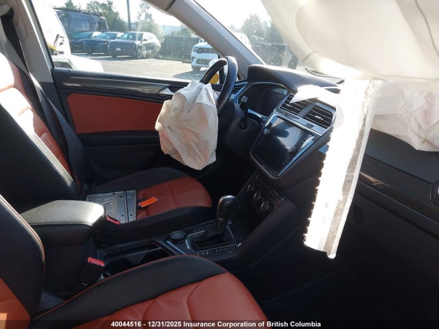 3VV4B7AX2JM005216 Volkswagen Tiguan Sel Premium