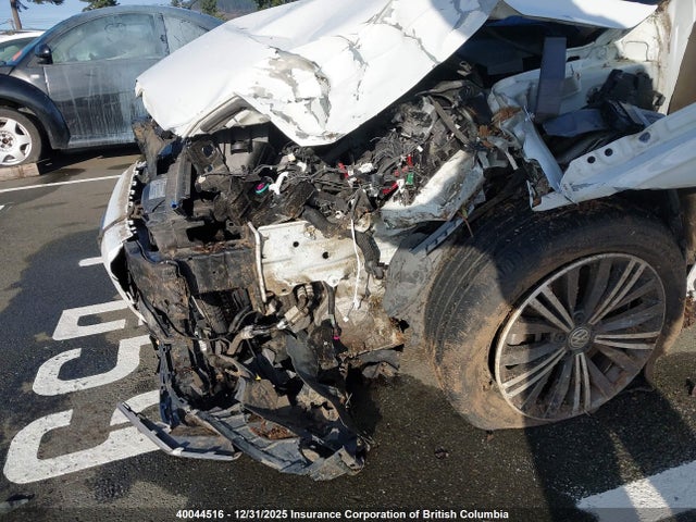 3VV4B7AX2JM005216 Volkswagen Tiguan Sel Premium