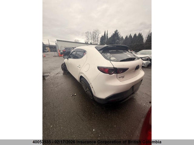 JM1BPBJY5M1311055 Mazda 3