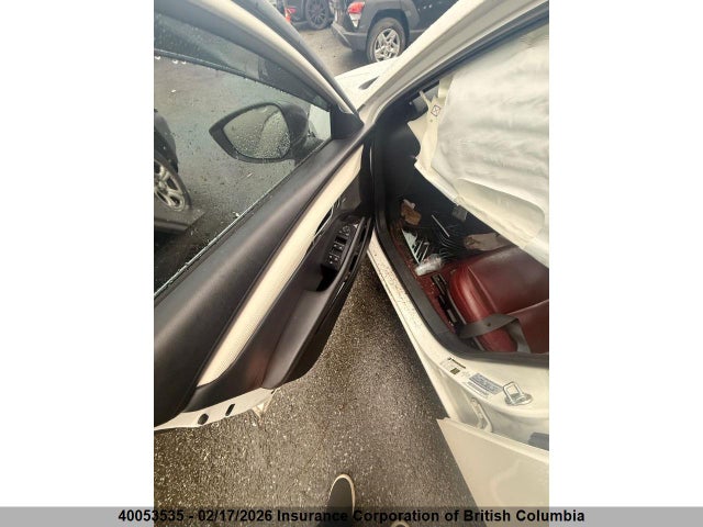 JM1BPBJY5M1311055 Mazda 3