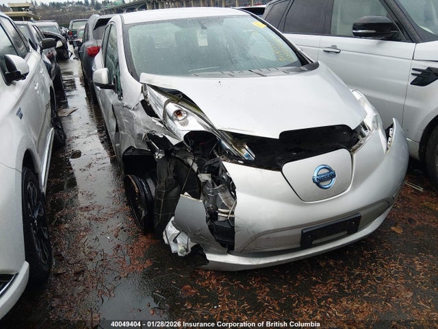 1N4AZ0CP5FC324965 Nissan Leaf S/sv/sl