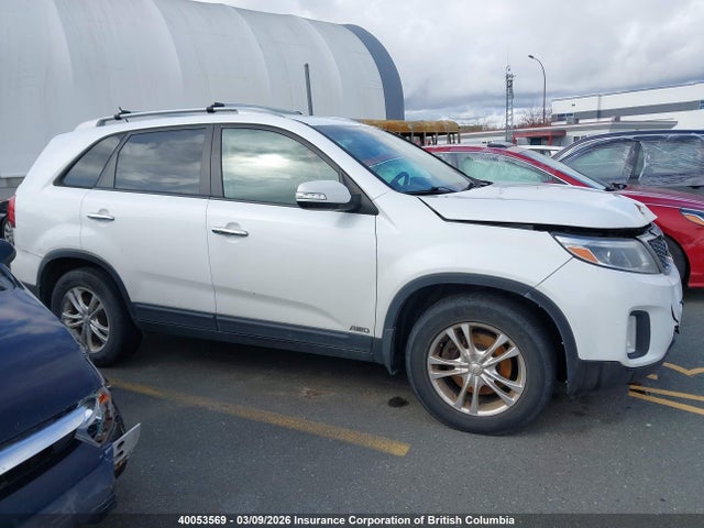 5XYKTDA75FG585146 KIA SORENTO LX