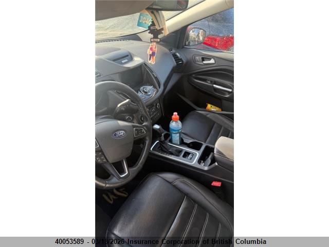 40053589 :رقم المزاد ، 1FMCU9J96HUB18427 vin ، 2017 Ford Escape Titanium مزاد بيع