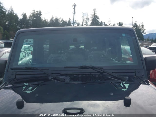 1C4AJWBG6HL752097 Jeep Wrangler Sahara