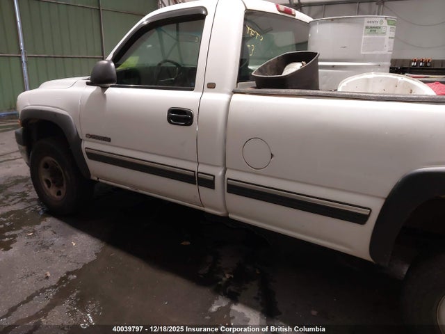 40039797 :رقم المزاد ، 1GCHC24UX2Z250170 vin ، 2002 Chevrolet Silverado C2500 Heavy Duty مزاد بيع