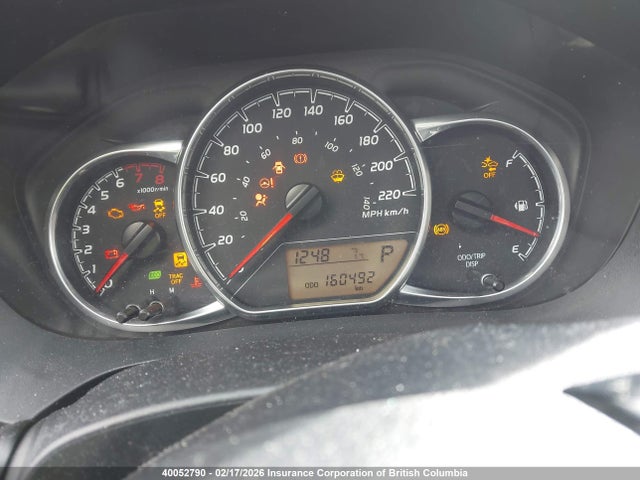 VNKKTUD35JA094942 Toyota Yaris L/le/se