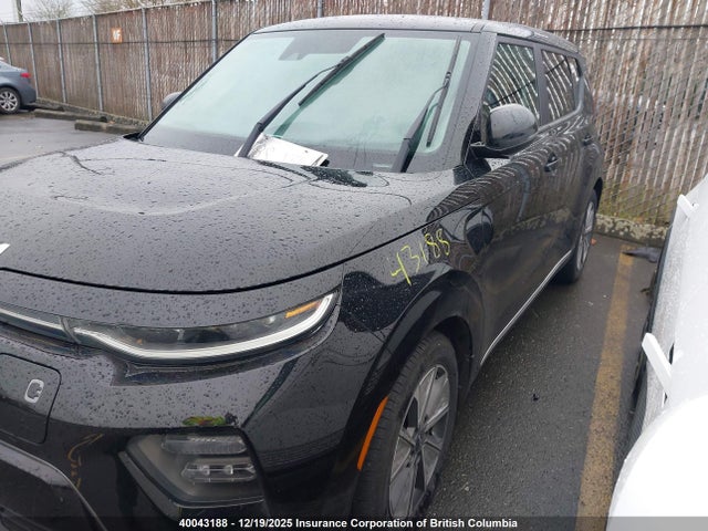 KNDJ33A18N7026235 KIA Soul Ev Limited