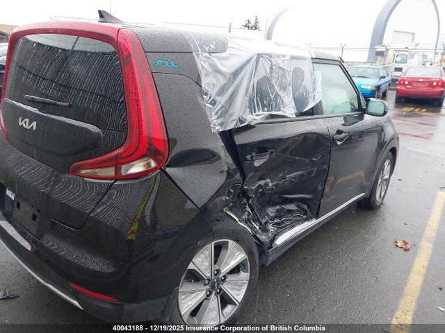 KNDJ33A18N7026235 KIA Soul Ev Limited