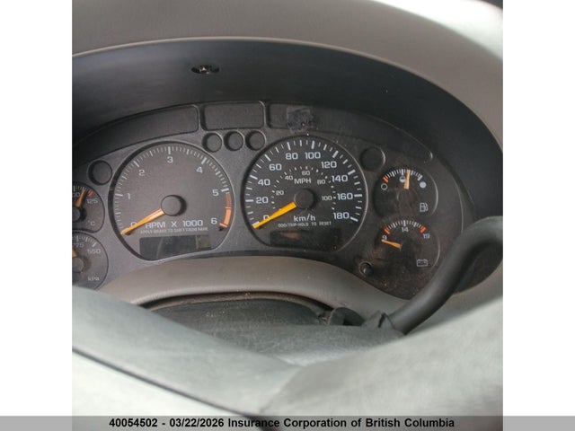 40054502 :رقم المزاد ، 1GNDT13W0Y2270304 vin ، 2000 Chevrolet Blazer مزاد بيع