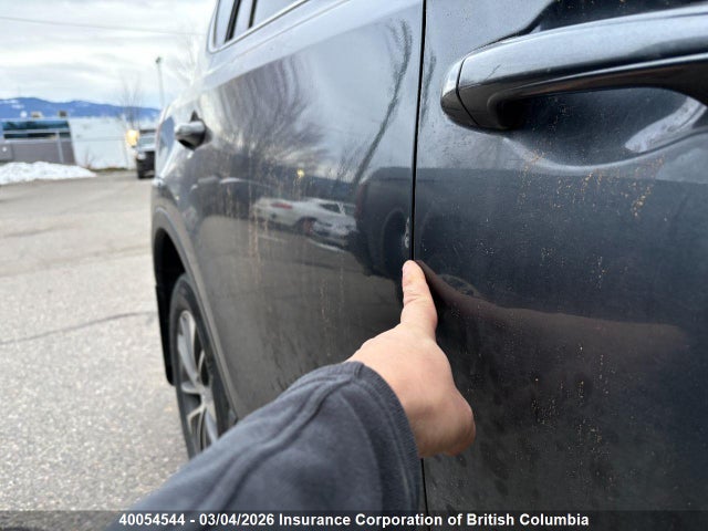 Toyota RAV4 2018 JTMRJREV3JD199682 Image 28
