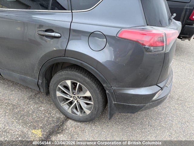 Toyota RAV4 2018 JTMRJREV3JD199682 Image 29