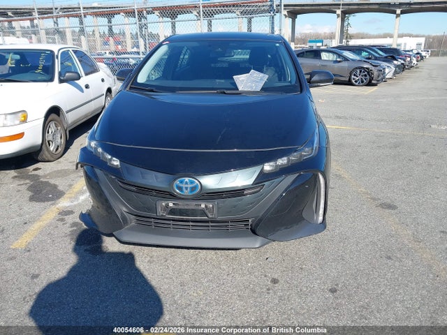 JTDKARFP5L3136075 Toyota Prius
