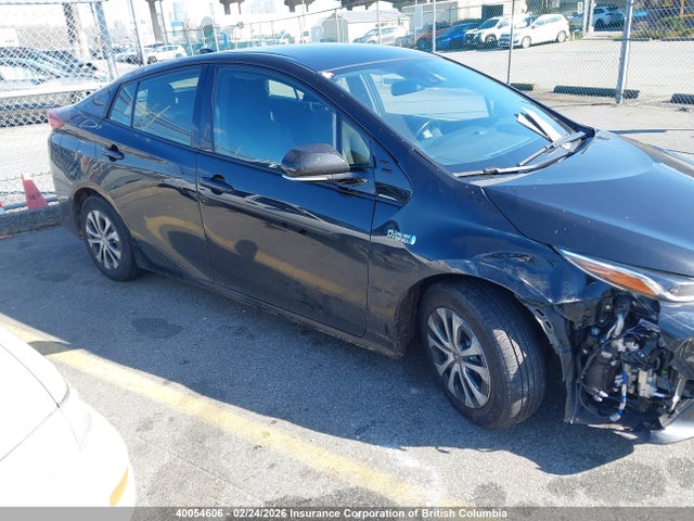 JTDKARFP5L3136075 Toyota Prius