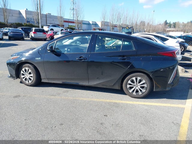 JTDKARFP5L3136075 Toyota Prius