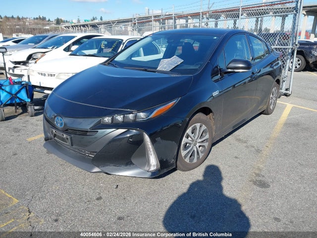 JTDKARFP5L3136075 Toyota Prius
