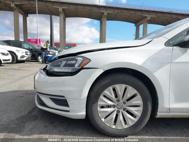 3VWG57AU2MM013875 Volkswagen Golf