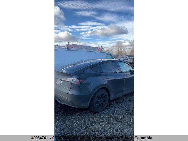 Продажа на аукционе авто 2025 Tesla Model Y, vin: 7SAYGDEEXSF294055, номер лота: 40054741