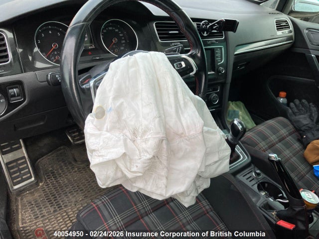 3VW4T7AU2FM073649 Volkswagen GTI