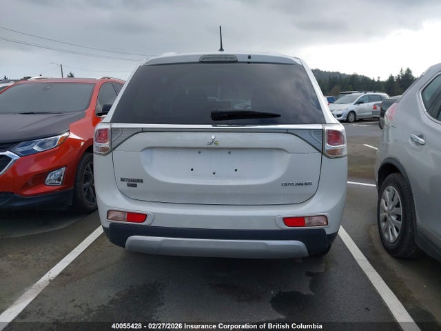 Mitsubishi Outlander Es 2015 JA4AZ2A37FZ603105 Image 16