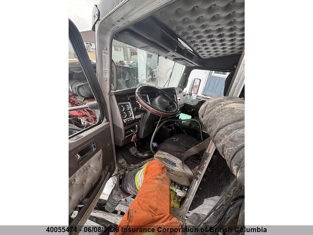 Продажа на аукционе авто 2015 Kenworth , vin: 1XKAD49X5ER965279, номер лота: 40055474
