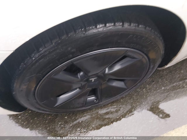 5YJ3E1EA8NF208982 Tesla MODEL 3