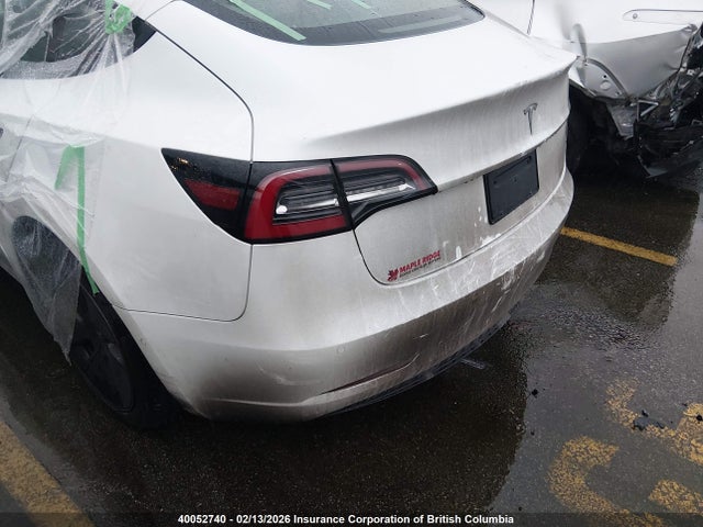 5YJ3E1EA8NF208982 Tesla MODEL 3