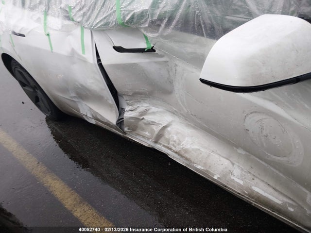 5YJ3E1EA8NF208982 Tesla MODEL 3