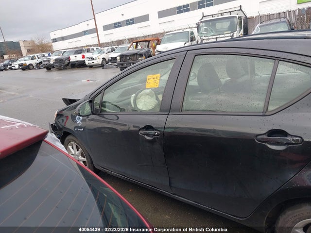 JTDKDTB39E1571008 Toyota PRIUS C