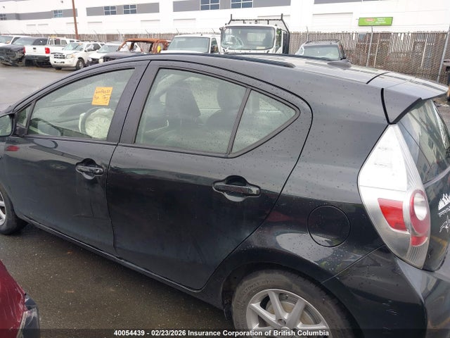 JTDKDTB39E1571008 Toyota PRIUS C