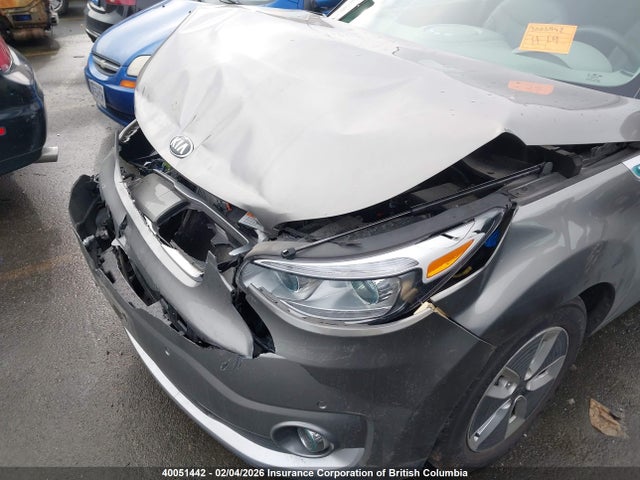 KNDJR3AE2J7033774 KIA Soul Ev +