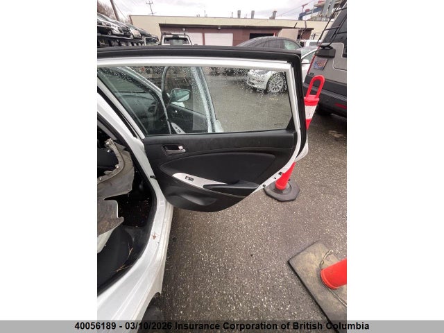 KMHCT5AE3GU292186 Hyundai ACCENT SE