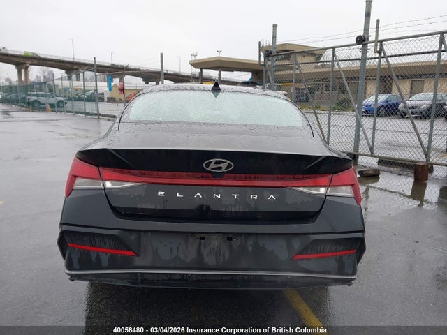 KMHLM4DGXSU887565 Hyundai Elantra Preferred With Tech Package