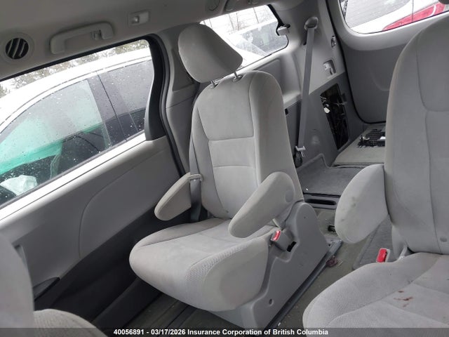 5TDZK3DC5FS676070 Toyota Sienna