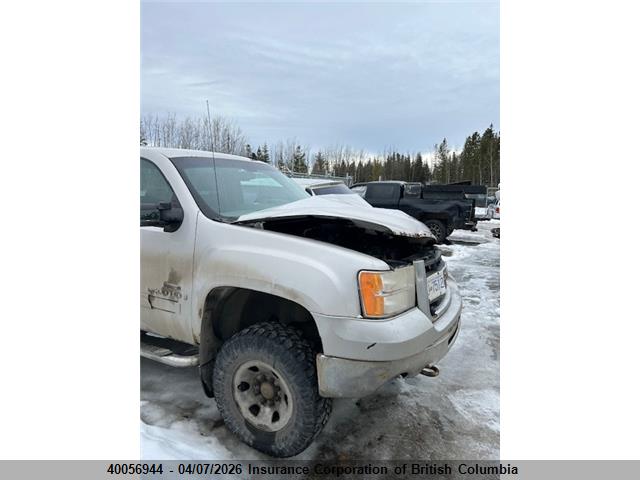 40056944 :رقم المزاد ، 1GTHK736X9F106746 vin ، 2009 Gmc Sierra K3500 مزاد بيع