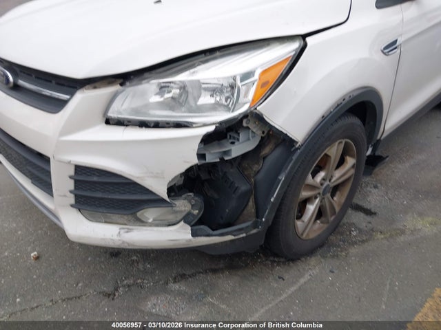 1FMCU0GX0EUD54620 Ford ESCAPE SE