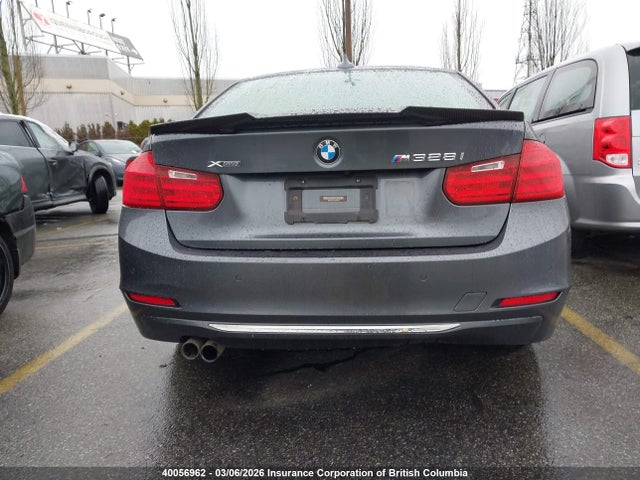 WBA3B3C55FJ983905 BMW 328I