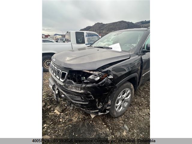 Jeep Compass Latitude 2025 3C4NJDBN0ST594291 Image 2