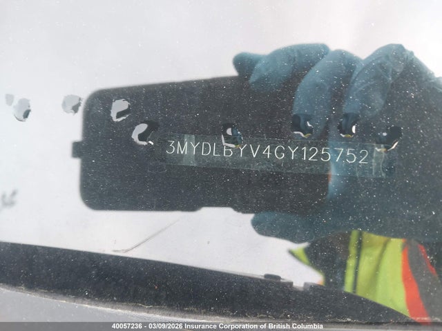 3MYDLBYV4GY125752 Toyota Yaris