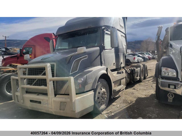 4V4NC9EH7FN910731 Volvo Vn L