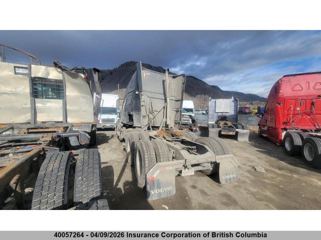 4V4NC9EH7FN910731 Volvo Vn L