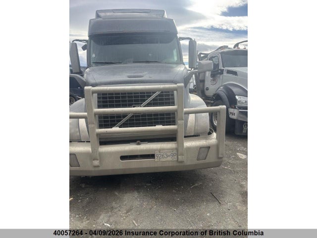 4V4NC9EH7FN910731 Volvo Vn L