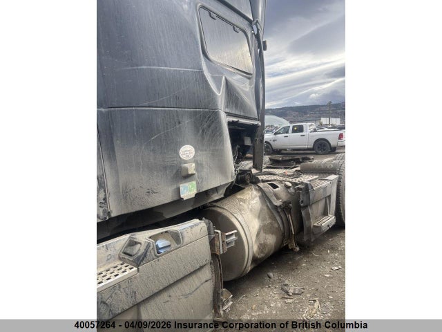 4V4NC9EH7FN910731 Volvo Vn L
