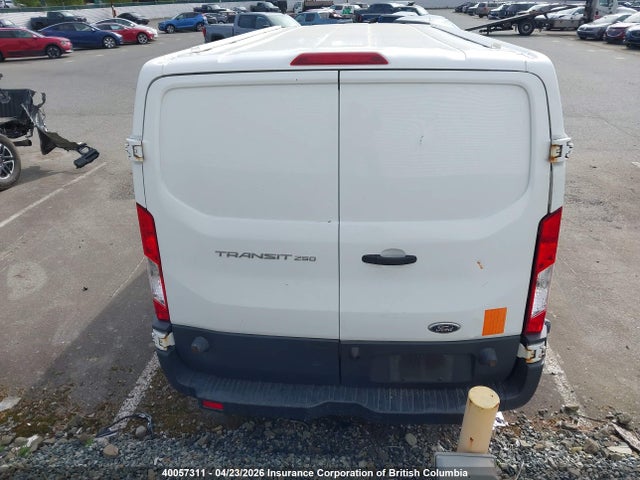 2015 Ford Transit T-250 მანქანა იყიდება აუქციონზე, vin: 1FTNR2YM2FKA70627, აუქციონის ნომერი: 40057311
