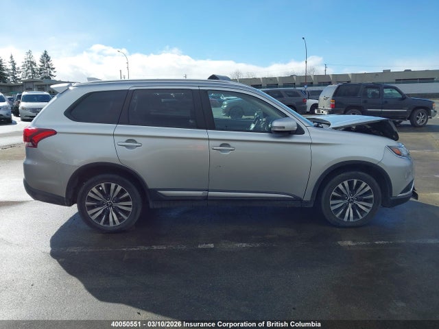 JA4AZ2A39LZ614277 Mitsubishi Outlander Es