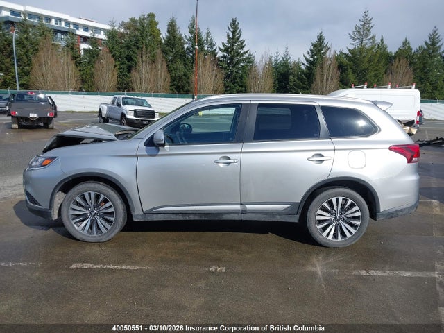 JA4AZ2A39LZ614277 Mitsubishi Outlander Es