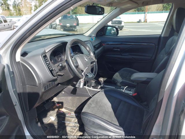 JA4AZ2A39LZ614277 Mitsubishi Outlander Es
